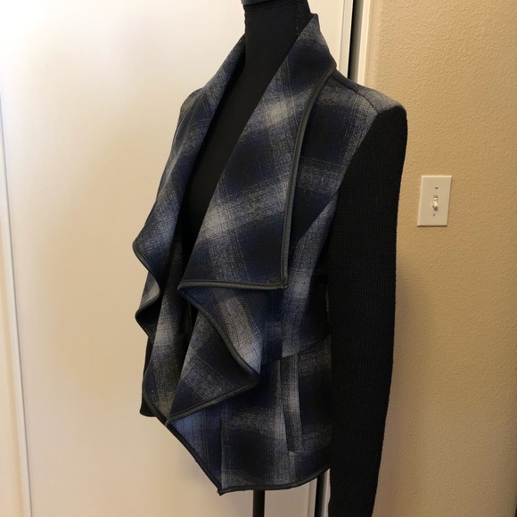 Navy Blue and Gray Sweater Jacket - Picture 5 of 13
